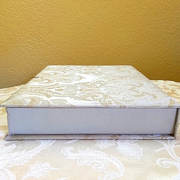 Victoria's Secret KEEPSAKE Floral Linen Box  9"W x 11.5"L x 2"D - Picture 11 of 14